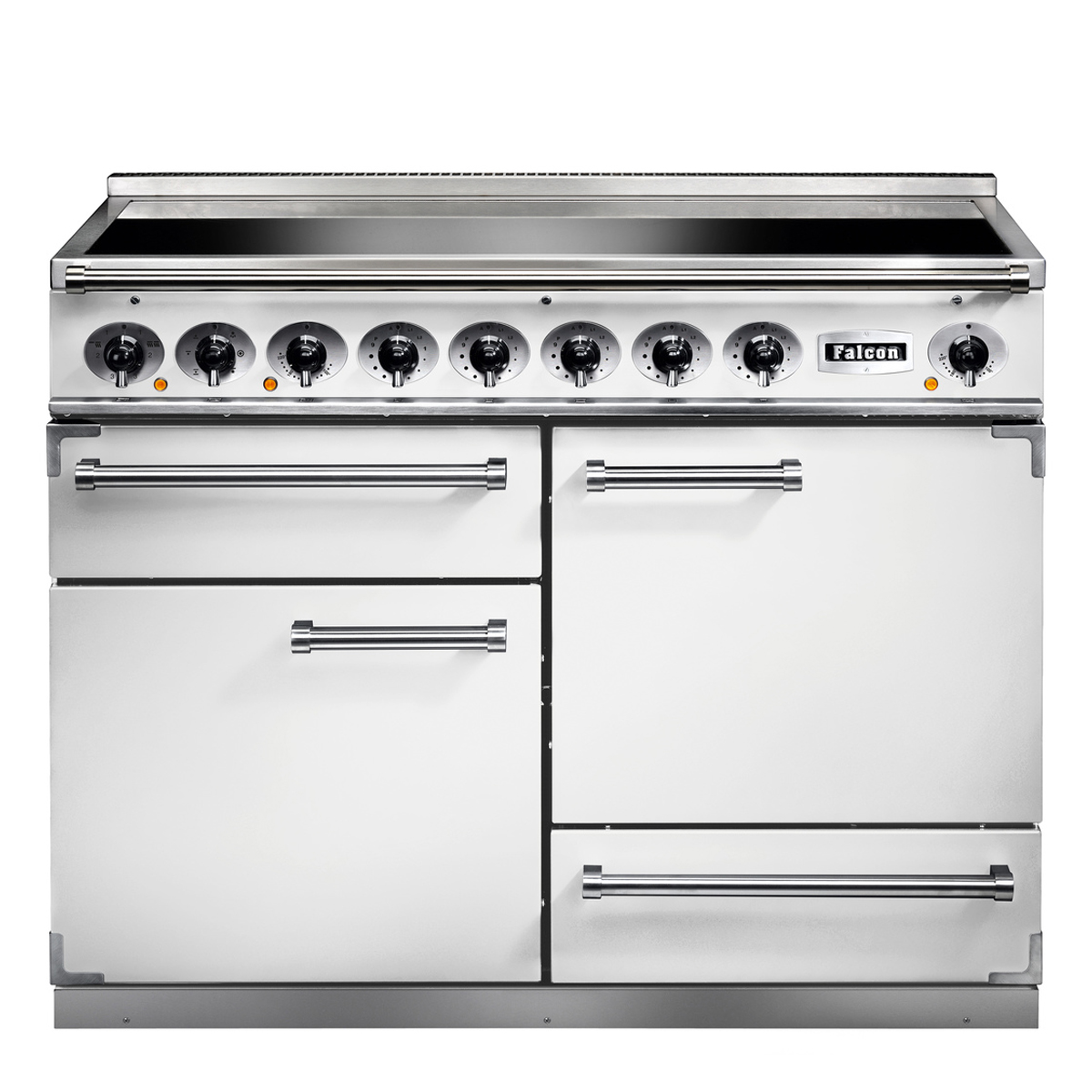 Weißer Falcon Herd mit acht Drehknöpfen, mehreren Backofentüren und großzügigem Kochfeld, für professionelle Küchen geeignet