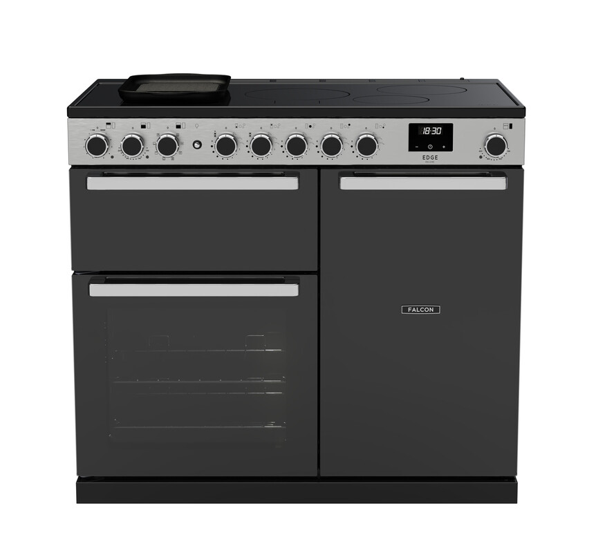 Moderner Falcon Elektroherd in Schwarz mit Induktionskochfeld, drei Backöfen und Grill, ideal für große Küchen