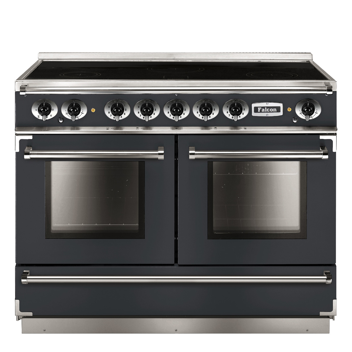 Großer Induktionsherd von Falcon mit zwei Backofentüren, mehreren Drehreglern und Edelstahl-Verkleidung
